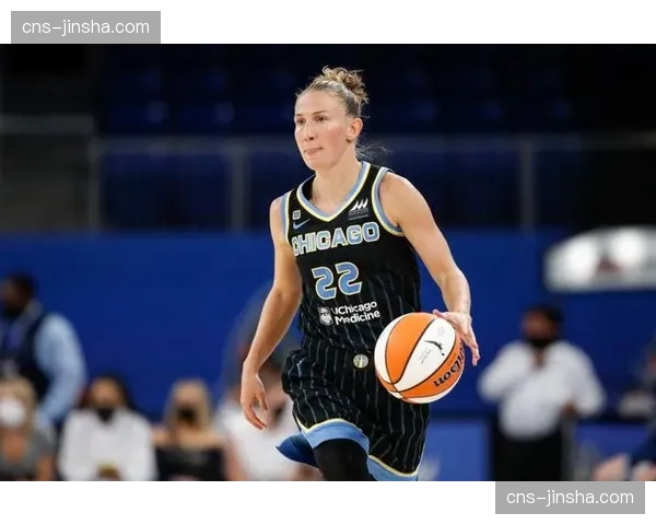 安琪尔-里斯是WNBA历史上唯一单赛季场均至少12篮板球员